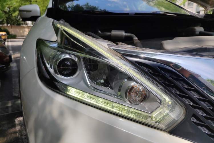 Used Nissan Murano 2015 2.5L XL NAVI Plus Two-Wheel Drive Smart Edition Right Front Headlight