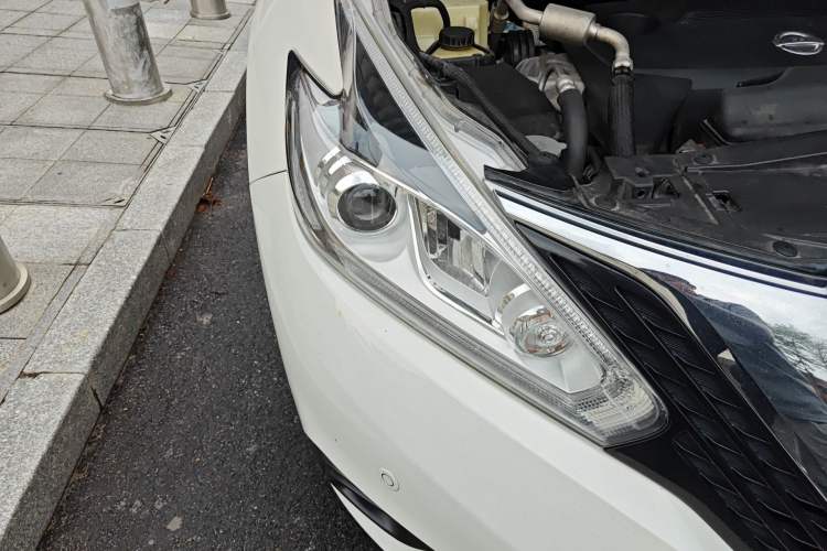 Used Nissan Murano 2015 2.5L XL Two-Wheel Drive Smart Edition Right Front Headlight