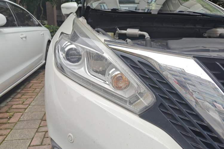 Used Nissan Murano 2015 2.5L XL Two-Wheel Drive Smart Edition Right Front Headlight