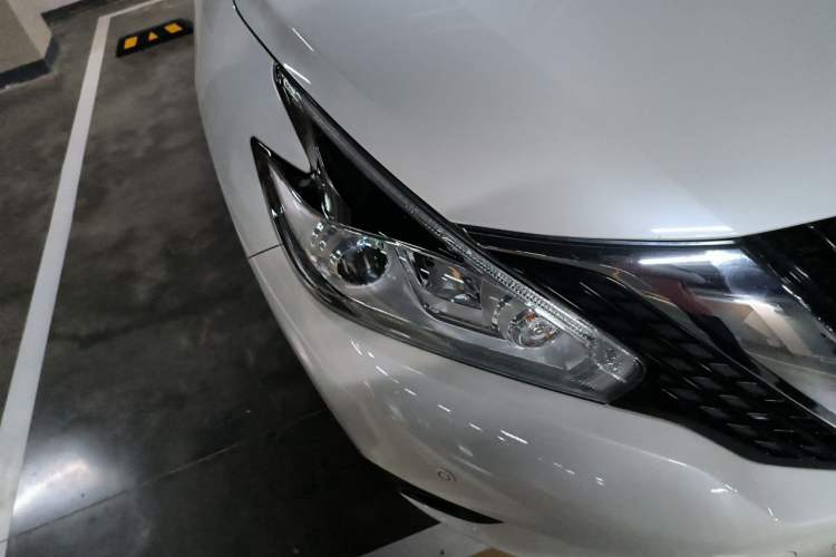 Used Nissan Murano 2015 2.5L XL Two-Wheel Drive Smart Edition Right Front Headlight