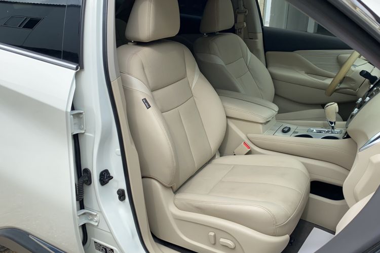 Used Nissan Murano 2015 2.5L XL Two-Wheel Drive Smart Edition Right Front Seat