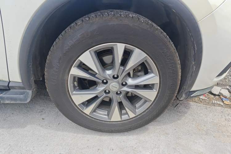 Used Nissan Murano 2015 2.5L XL Two-Wheel Drive Smart Edition Right Front Wheel Hub