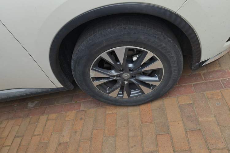 Used Nissan Murano 2015 2.5L XL Two-Wheel Drive Smart Edition Right Front Wheel Hub