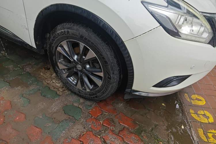 Used Nissan Murano 2015 2.5L XV RES Plus Two-Wheel-Drive Touring Edition Right Front Wheel Hub