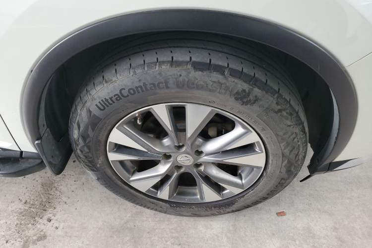 Used Nissan Murano 2015 2.5L XL Two-Wheel Drive Smart Edition Right Front Wheel Hub