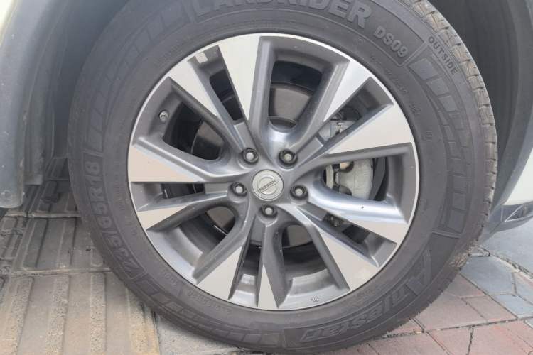 Used Nissan Murano 2015 2.5L XL Two-Wheel Drive Smart Edition Right Front Wheel Hub