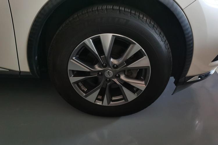 Used Nissan Murano 2015 2.5L XL Two-Wheel Drive Smart Edition Right Front Wheel Hub