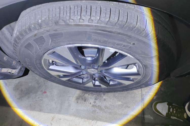 Used Nissan Murano 2015 2.5L XV RES Plus Two-Wheel-Drive Touring Edition Right Front Wheel Hub