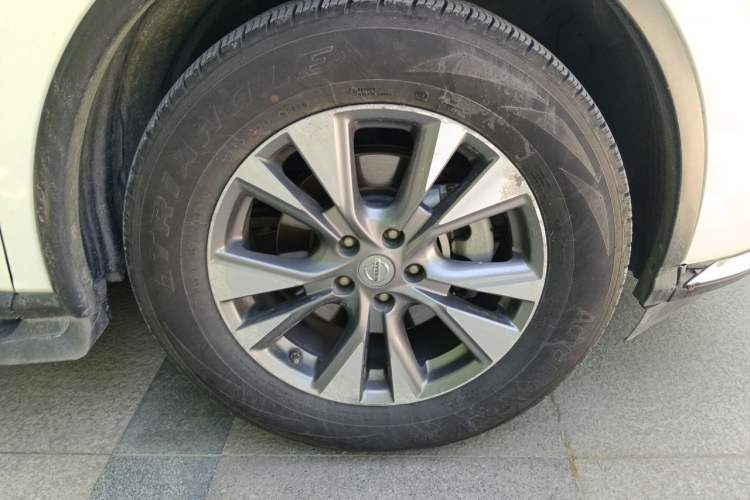 Used Nissan Murano 2015 2.5L XL Two-Wheel Drive Smart Edition Right Front Wheel Hub