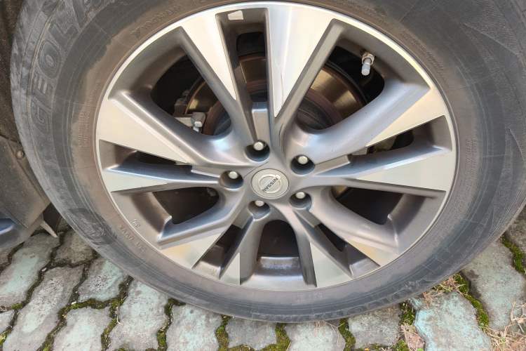 Used Nissan Murano 2015 2.5L XL Two-Wheel Drive Smart Edition Right Front Wheel Hub