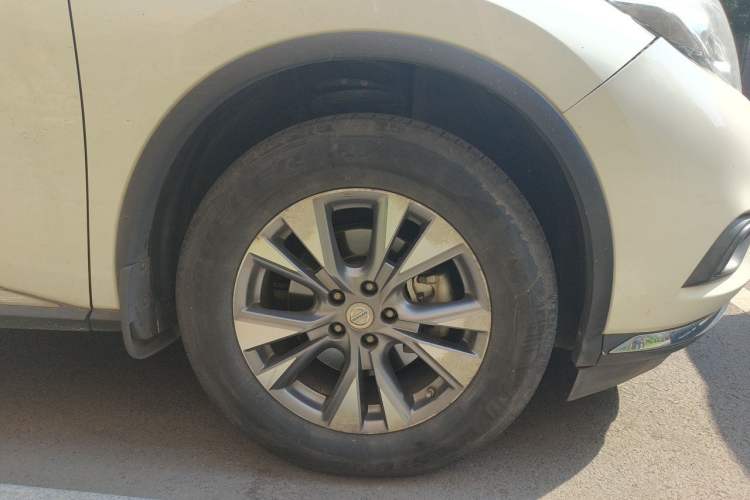Used Nissan Murano 2015 2.5L XL Two-Wheel Drive Smart Edition Right Front Wheel Hub