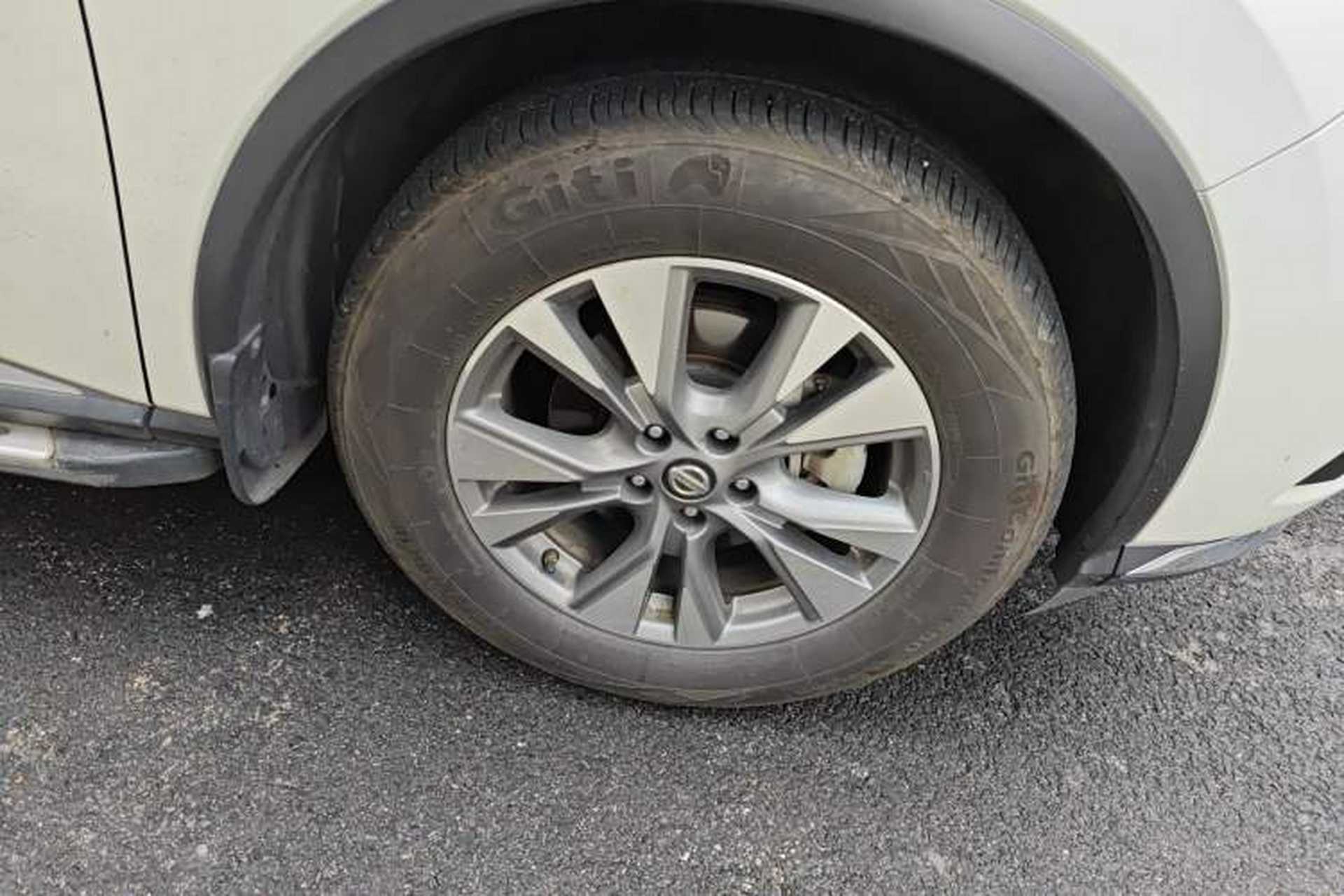 Used Nissan Murano 2015 2.5L XL Two-Wheel Drive Smart Edition Right Front Wheel Hub