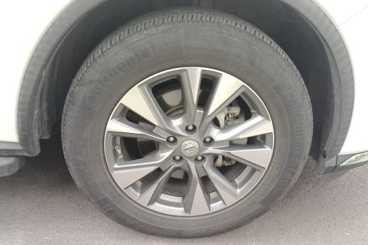 Used Nissan Murano 2015 2.5L XL Two-Wheel Drive Smart Edition Right Front Wheel Hub