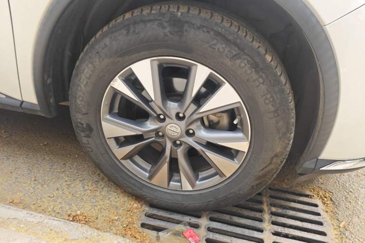 Used Nissan Murano 2015 2.5L XL Two-Wheel Drive Smart Edition Right Front Wheel Hub