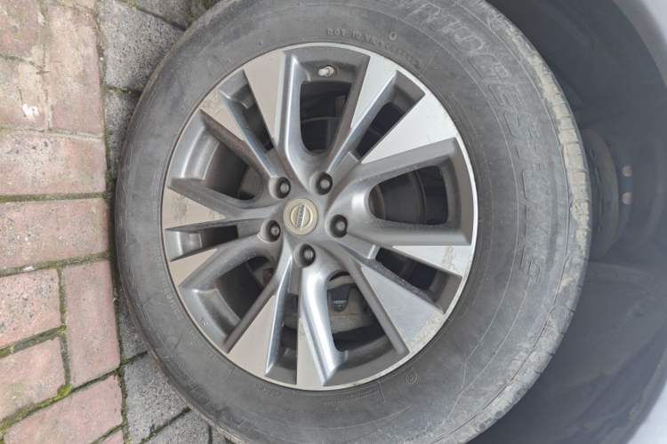 Used Nissan Murano 2015 2.5L XL Two-Wheel Drive Smart Edition Right Front Wheel Hub