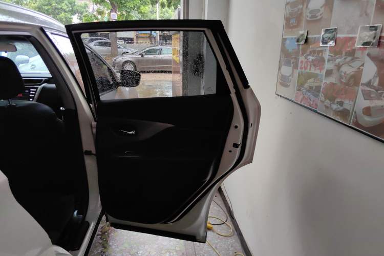 Used Nissan Murano 2015 2.5L XL Two-Wheel Drive Smart Edition Right Rear Door Interior