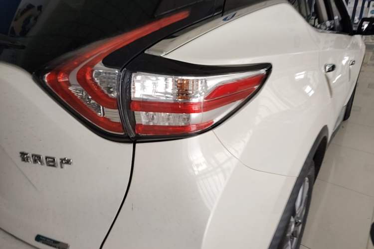 Used Nissan Murano 2015 2.5L XL Two-Wheel Drive Smart Edition Right Rear Taillight