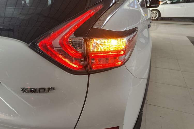 Used Nissan Murano 2015 2.5L XL Two-Wheel Drive Smart Edition Right Rear Taillight