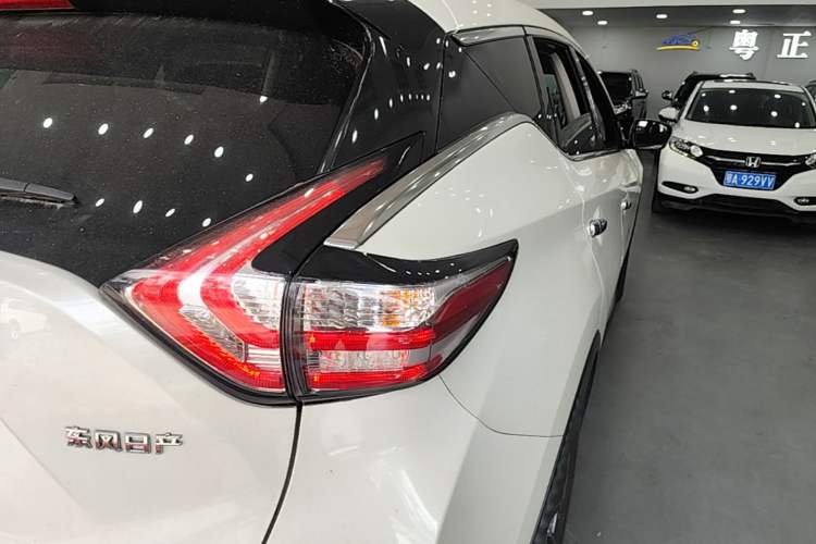 Used Nissan Murano 2015 2.5L XL Two-Wheel Drive Smart Edition Right Rear Taillight
