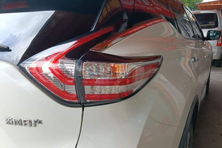 Used Nissan Murano 2015 2.5L XL Two-Wheel Drive Smart Edition Right Rear Taillight