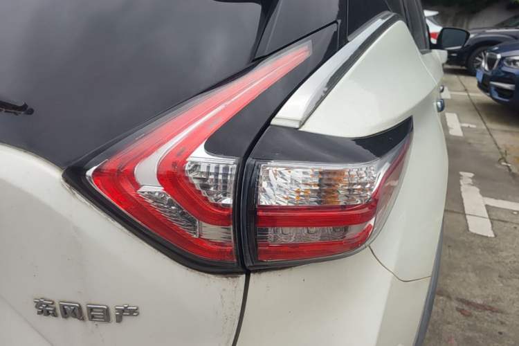 Used Nissan Murano 2015 2.5L XL Two-Wheel Drive Smart Edition Right Rear Taillight