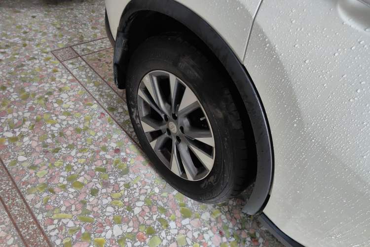 Used Nissan Murano 2015 2.5L XL Two-Wheel Drive Smart Edition Right Rear Wheel Hub