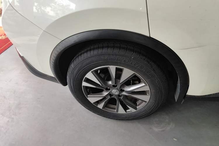 Used Nissan Murano 2015 2.5L XL Two-Wheel Drive Smart Edition Right Rear Wheel Hub