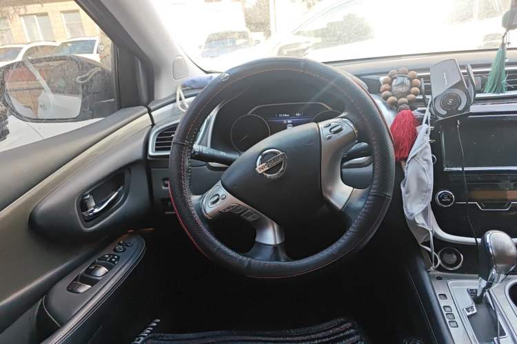 Used Nissan Murano 2015 2.5L XL Two-Wheel Drive Smart Edition Steering Wheel