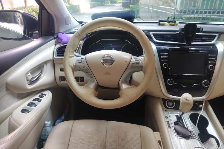 Used Nissan Murano 2015 2.5L XV RES Plus Two-Wheel-Drive Touring Edition Steering Wheel