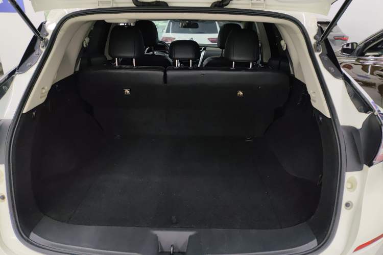 Used Nissan Murano 2015 2.5L XL Two-Wheel Drive Smart Edition Trunk