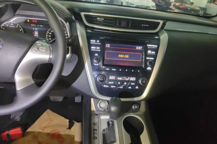 Used Nissan Murano 2015 2.5L XE Two-Wheel-Drive Elite Edition Audio And AC Panel
