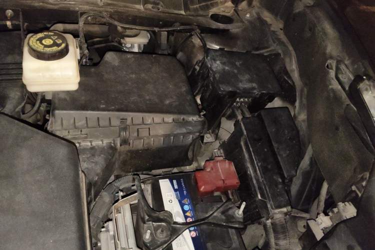 Used Nissan Murano 2015 2.5L XL Two-Wheel Drive Smart Edition Engine Bay Left