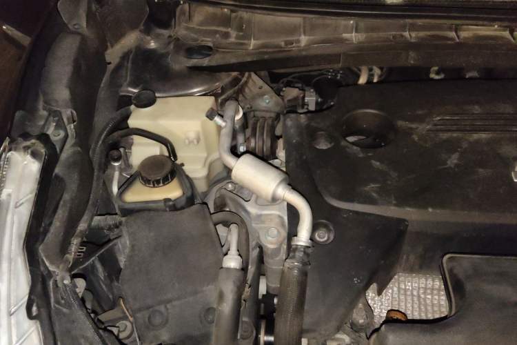 Used Nissan Murano 2015 2.5L XL Two-Wheel Drive Smart Edition Engine Bay Right