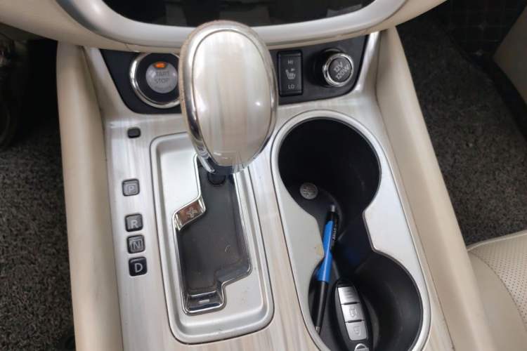Used Nissan Murano 2015 2.5L XL Two-Wheel Drive Smart Edition Gear Lever