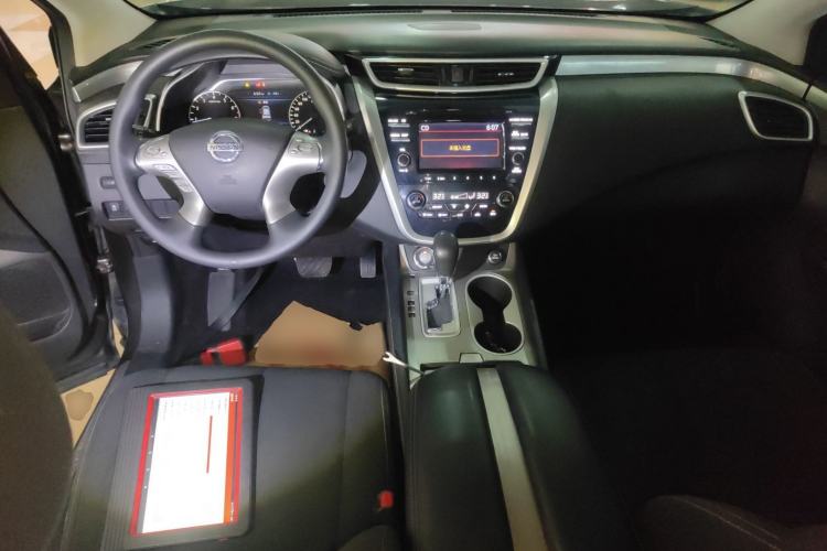 Used Nissan Murano 2015 2.5L XE Two-Wheel-Drive Elite Edition Interior 2