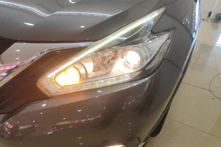 Used Nissan Murano 2015 2.5L XE Two-Wheel-Drive Elite Edition Left Front Headlight