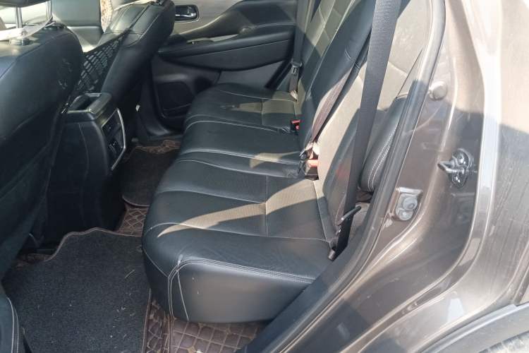 Used Nissan Murano 2015 2.5L XL Two-Wheel Drive Smart Edition Left Rear Seat
