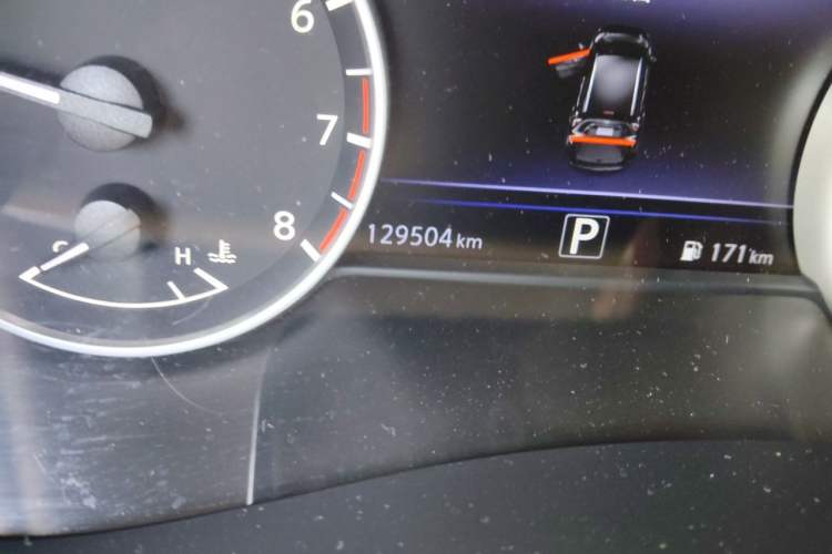Used Nissan Murano 2015 2.5L XL Two-Wheel Drive Smart Edition Odometer Close Up