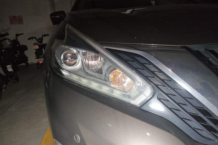 Used Nissan Murano 2015 2.5L XL NAVI Plus Two-Wheel Drive Smart Edition Right Front Headlight