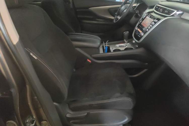 Used Nissan Murano 2015 2.5L XE Two-Wheel-Drive Elite Edition Right Front Seat