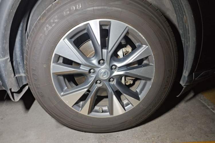 Used Nissan Murano 2015 2.5L XL NAVI Plus Two-Wheel Drive Smart Edition Right Front Wheel Hub
