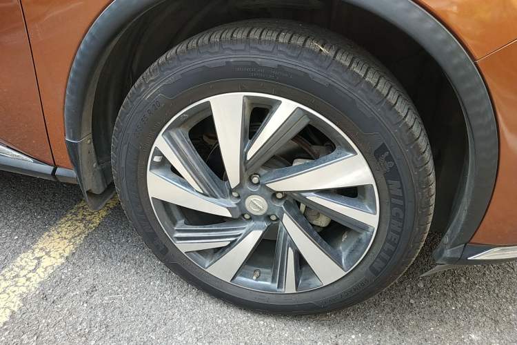 Used Nissan Murano 2016 2.5 S/C HEV XL Four-Wheel Drive Hybrid Prestige Edition Right Front Wheel Hub