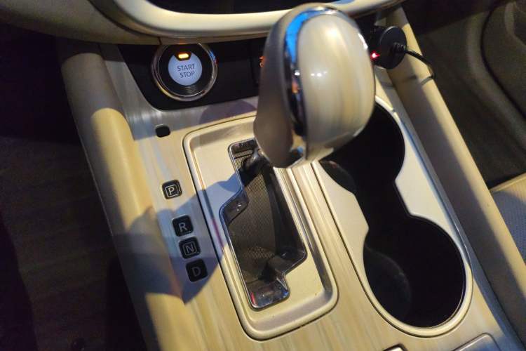 Used Nissan Murano 2016 2.5 S/C HEV XL Four-Wheel Drive Hybrid Prestige Edition Gear Lever