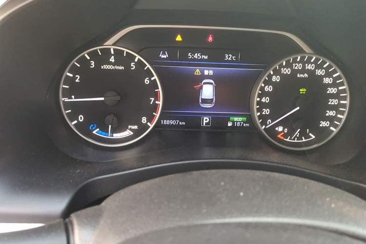 Used Nissan Murano 2016 2.5 S/C HEV XL Four-Wheel Drive Hybrid Prestige Edition Odometer Close Up