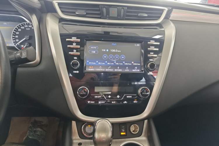 Used Nissan Murano 2017 2.5L XL Two-Wheel Drive Smart Edition Audio And AC Panel