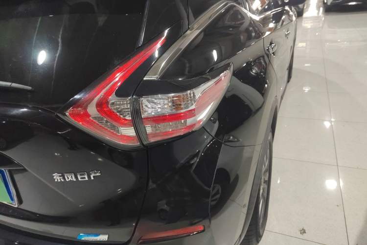 Used Nissan Murano 2017 2.5L XL Two-Wheel Drive Smart Edition Exterior 3