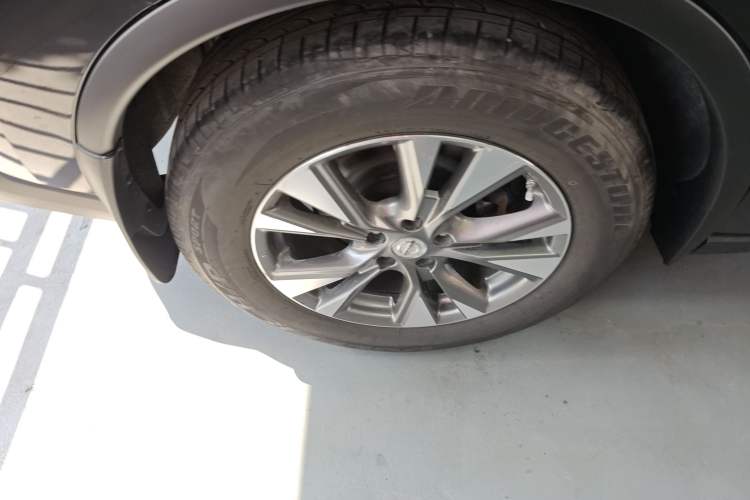 Used Nissan Murano 2017 2.5L XL Two-Wheel Drive Smart Edition Exterior 5