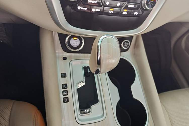 Used Nissan Murano 2017 2.5L XL Two-Wheel Drive Smart Edition Gear Lever