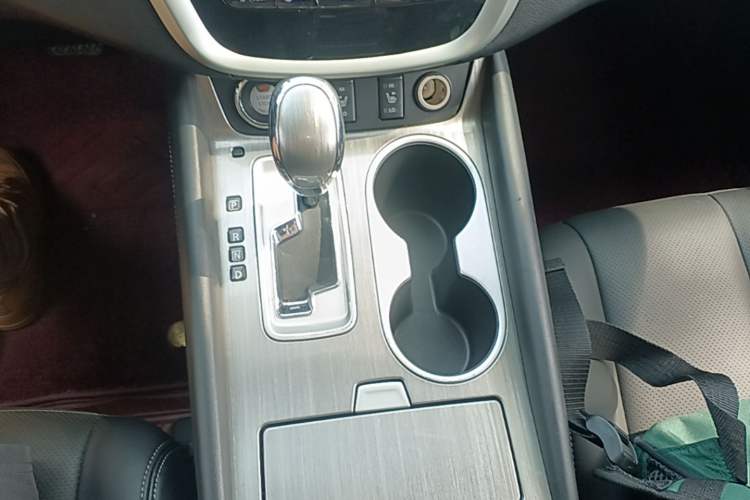 Used Nissan Murano 2017 2.5L XL Two-Wheel Drive Smart Edition Gear Lever