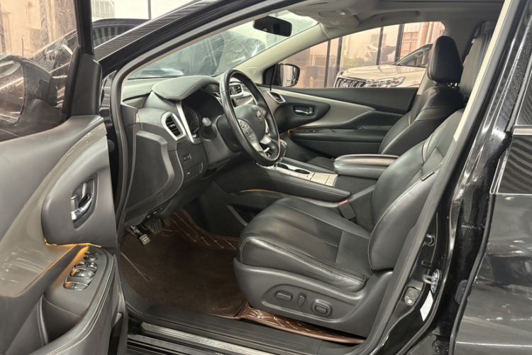 Used Nissan Murano 2017 2.5L XL Two-Wheel Drive Smart Edition Interior 4